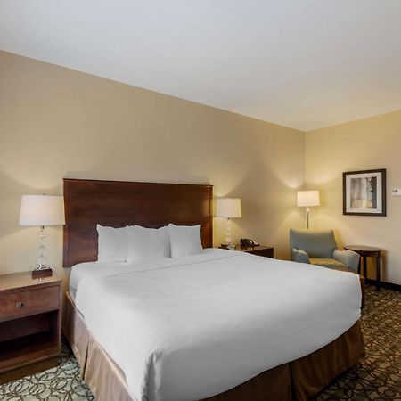 Best Western Plus Walkerton Hotel & Conference Centre Bagian luar foto